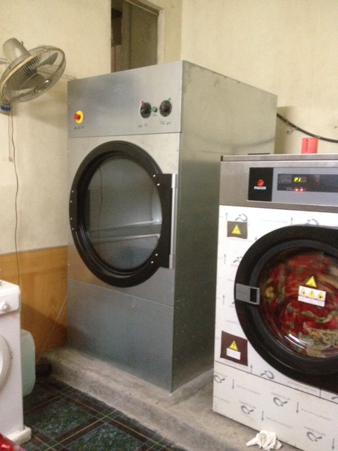 Máy giặt quần áo công nghiệp