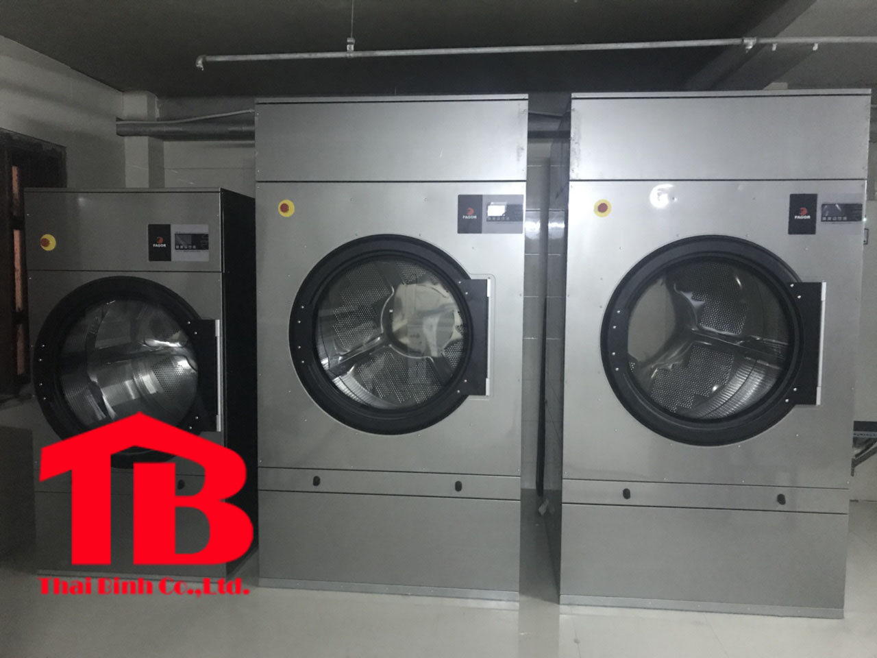 thiết bị giặt là công nghiệp 1