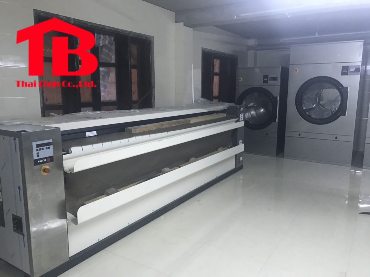 thiết bị giặt là công nghiệp 2