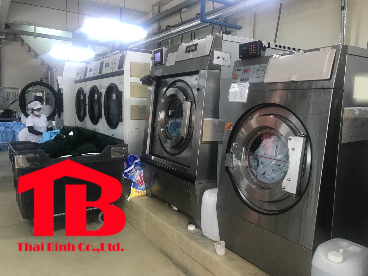 thiết bị giặt là công nghiệp